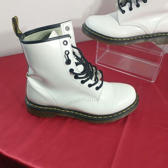 Dr. Doc Martens 1460 Womens Size 10 White Patent Leather 8 Eyelet Combat Boots. - Picture 6 of 14